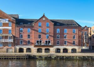 Rebuild of a website for the Queens Hotel York